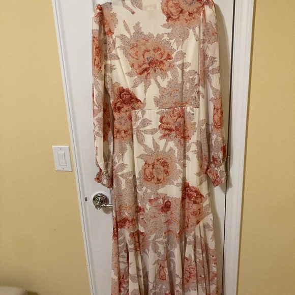 High low Flying Tomato dress. Never worn. - Picture 5 of 8